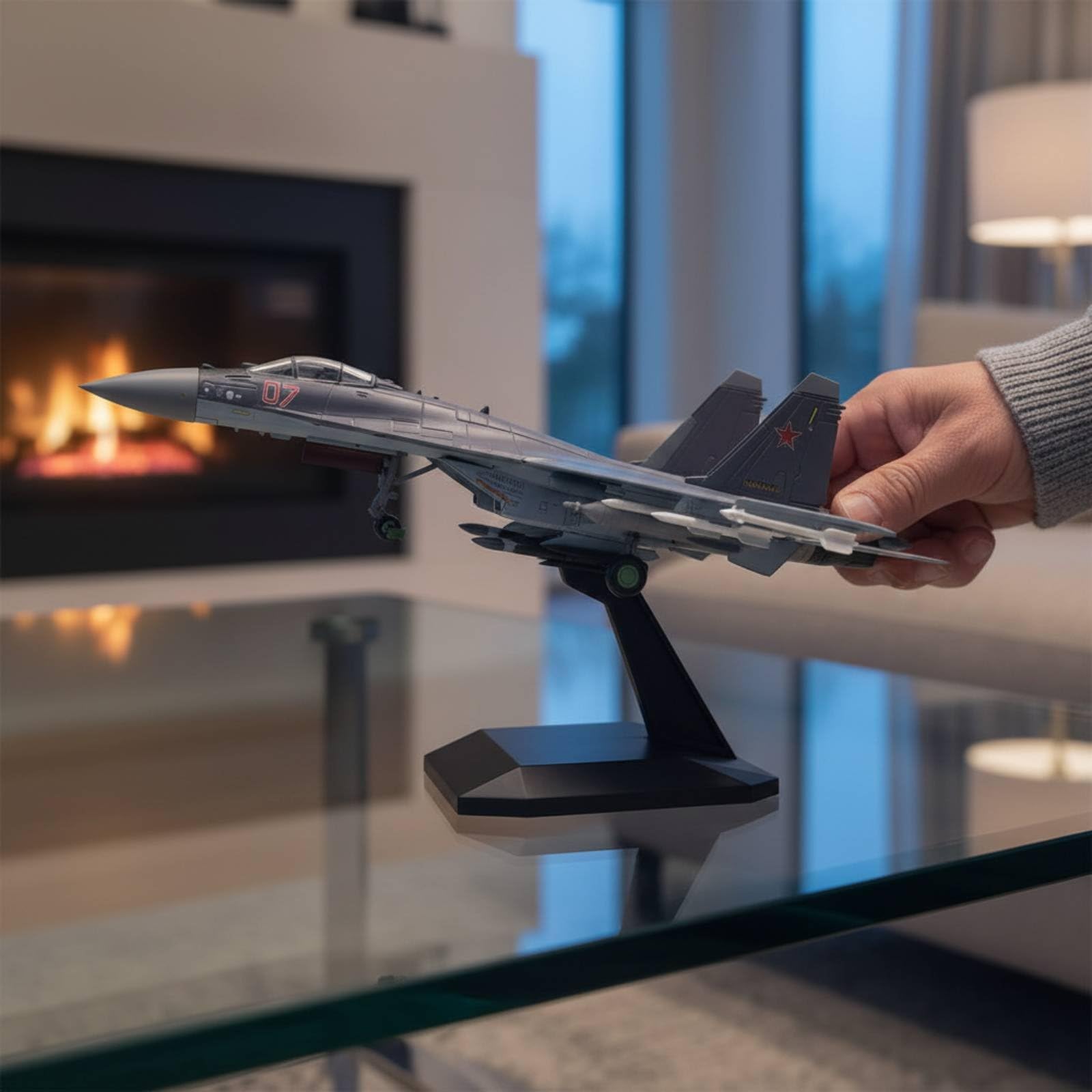 Aereo Su-35 Modello Caccia Miniatura Pressofuso Lega con Dettagli Fedele E Supporto Espositivo Adatto per Scrivania Ufficio Libreria Sala Hobby