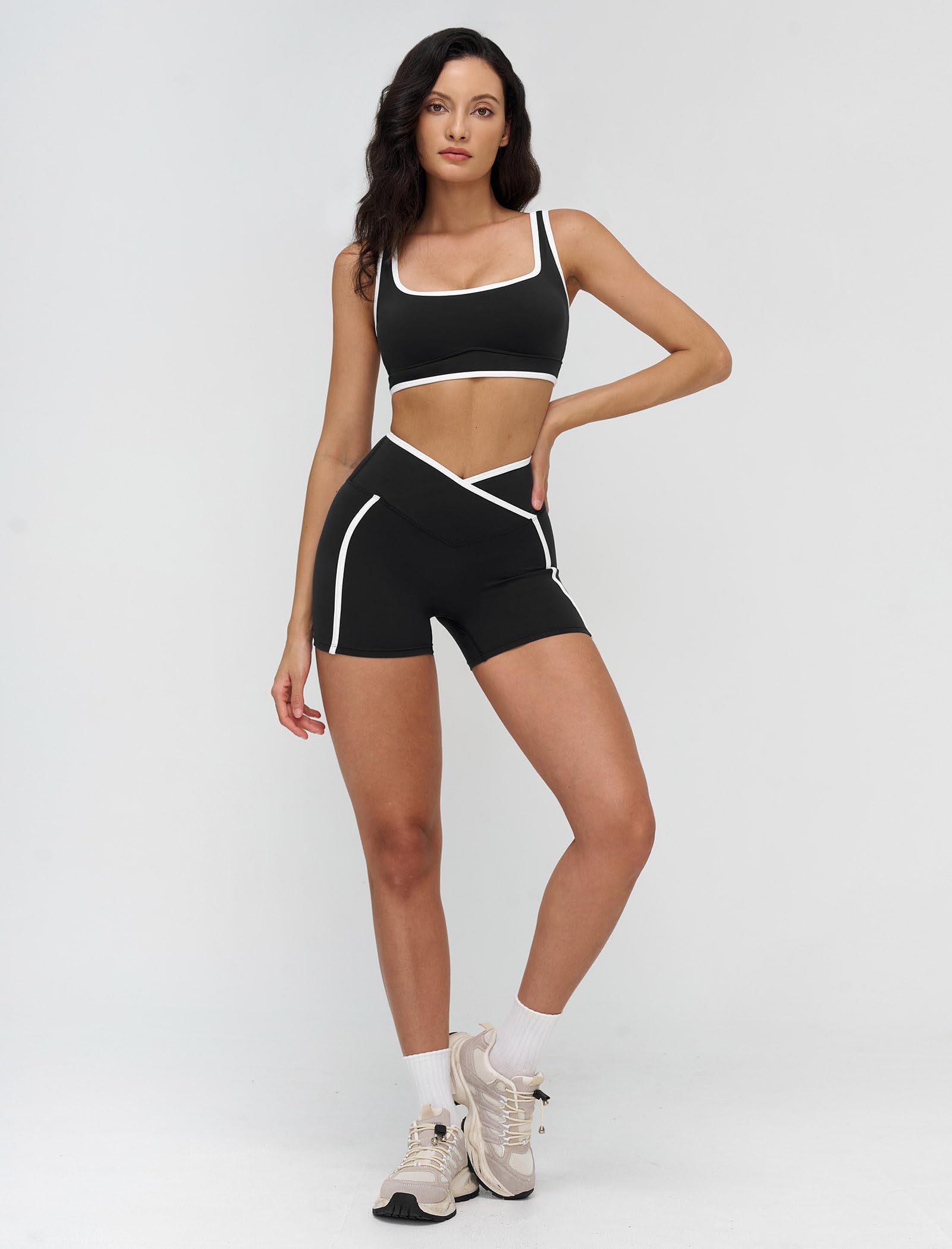 Set da yoga da donna, set sportivo per fitness, a vita alta, incrociato, push up, modellante, 2 pezzi, con reggiseno sexy sulla schiena e pantaloncini per yoga, palestra, allenamento