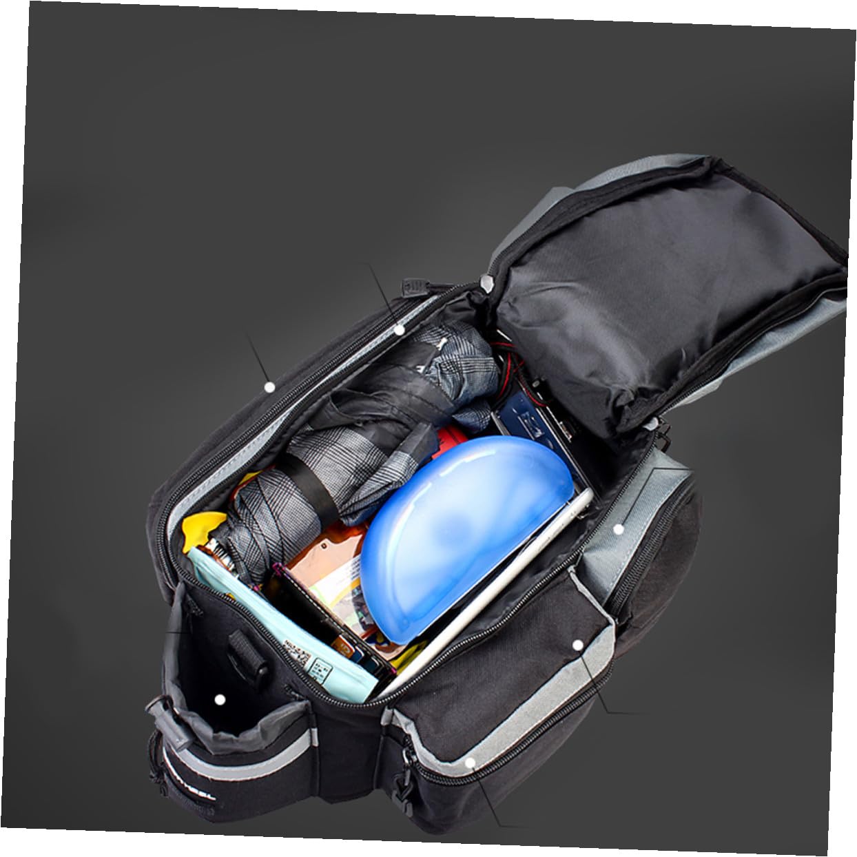 VICASKY Borsa Posteriore per Bici in Poliestere Nero, Grande Capienza | Scomparto Principale, 3 Tasche Laterali e Tasca Porta Borraccia, Tracolla Regolabile, Resistente alle Intemperie