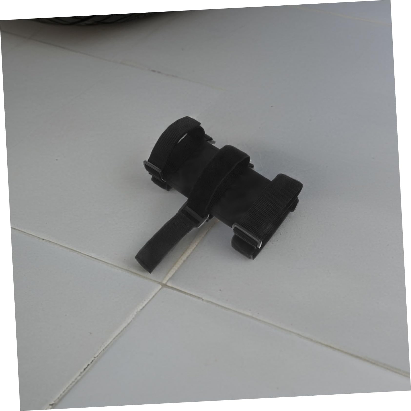 ABOOFAN 6 Pezzi Supporti Regolabili per Estintore Auto con Fissaggio Strappo Cinghia per Montaggio Rapido e Sicuro in Bagagliaio e Veicoli Protezione Antigraffio e Adattabile Diverse