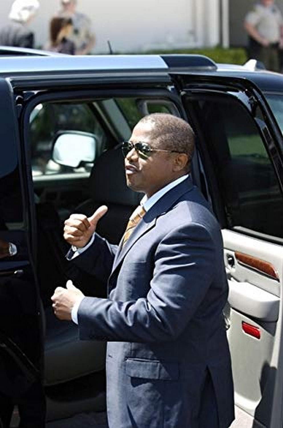 Randy Jackson At Court Appearance For Michael Jackson Trial For Child Molestation, Santa Barbara County Courthouse, Santa Maria, Ca, June 2, 2005. Photo By Michael GermanaEverett Collection Celebrity