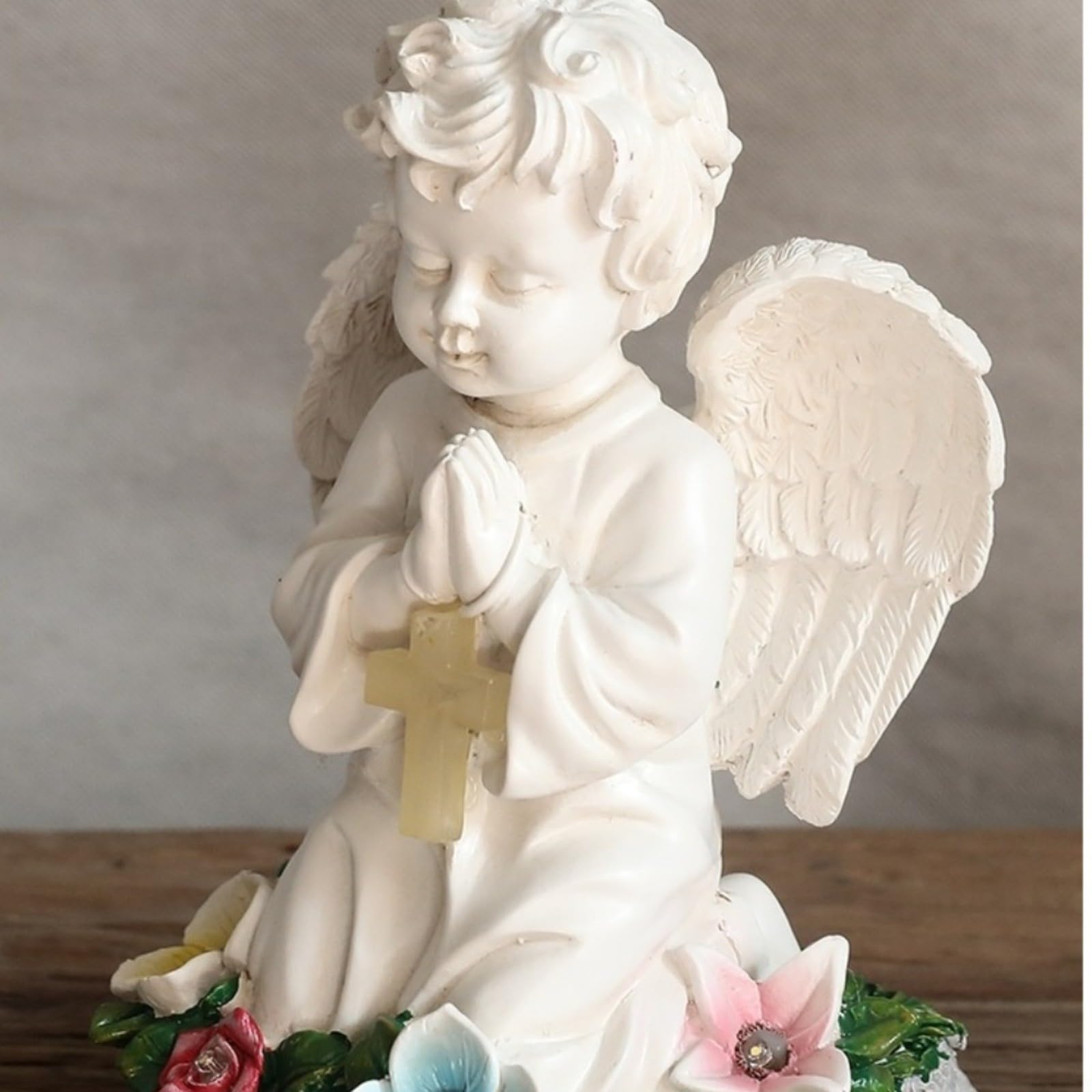 Statua di angelo in resina a energia solare, 15 cm, in ginocchio, con luce automatica, per giardino, matrimonio, cimitero, bianco