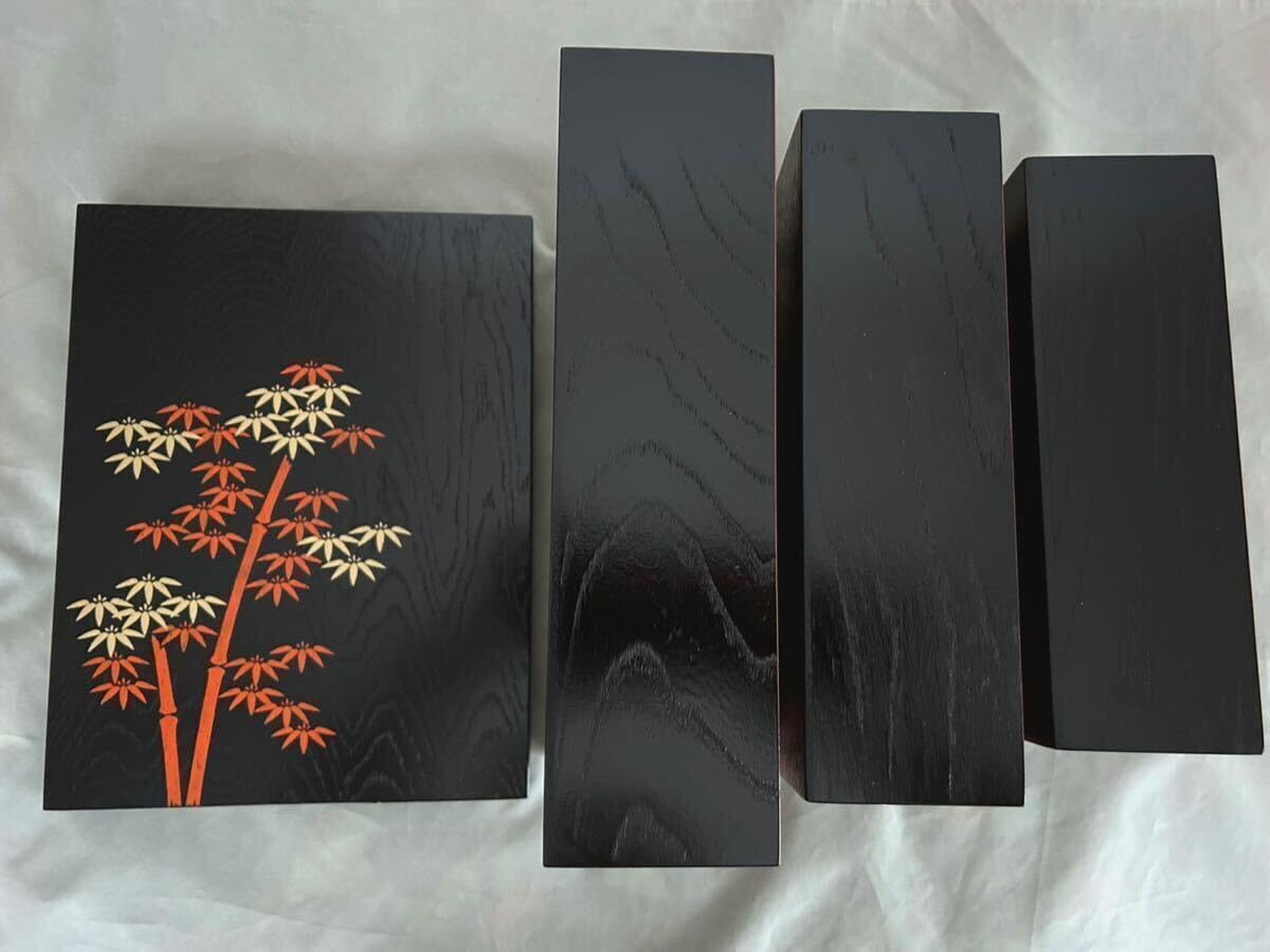 琉球鳳凰赤色 漆器 重箱 花と動物模様