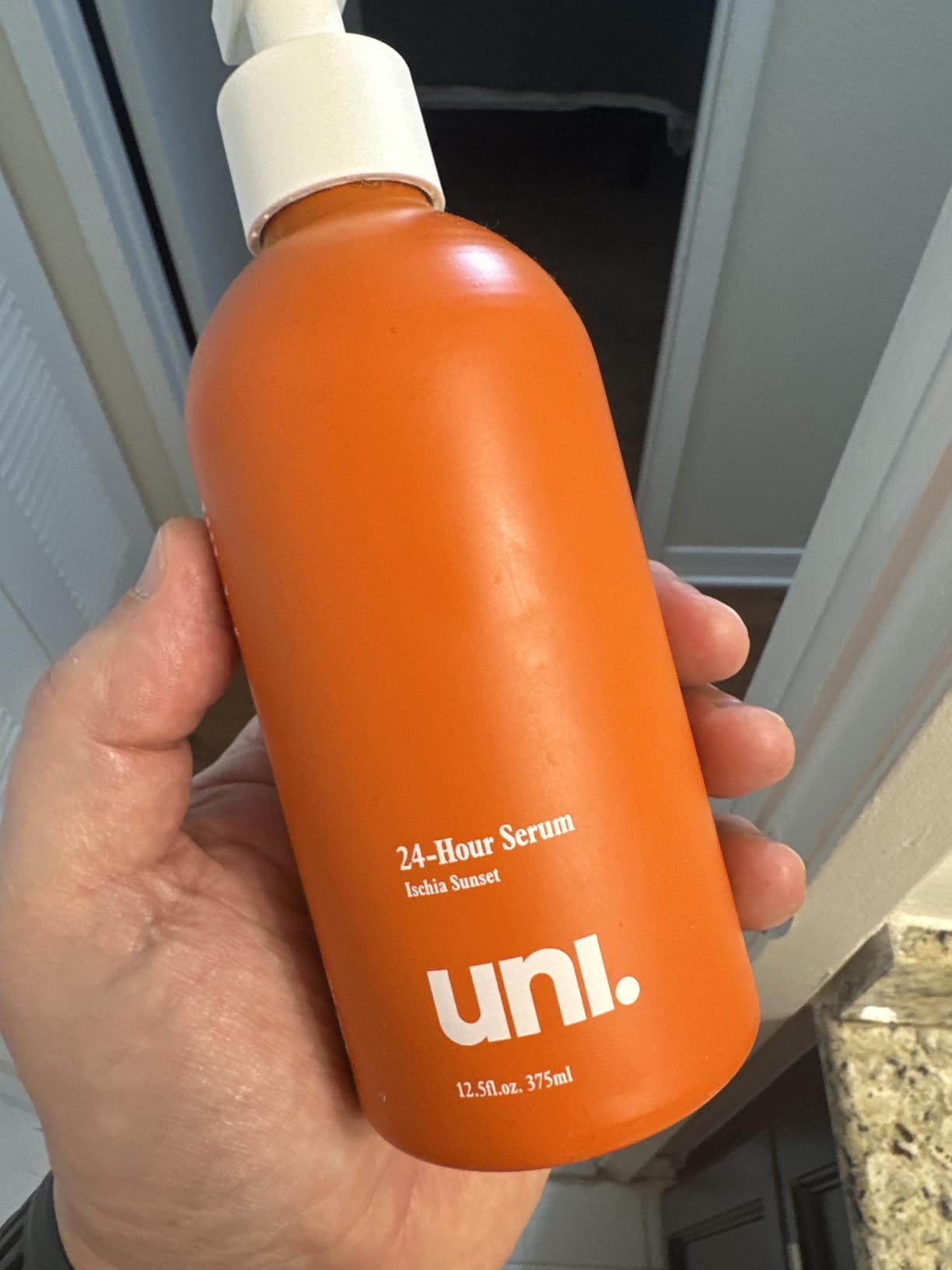 uni. 24-Hour Hydrating Body Serum - Lightweight Fast-Absorbing Exfoliating Serum, Marine Complex Skin Moisturizer with Organic Aloe, Australian Kakudu Plum & Lime Caviar, Ischia Sunset Scent (375 ml)