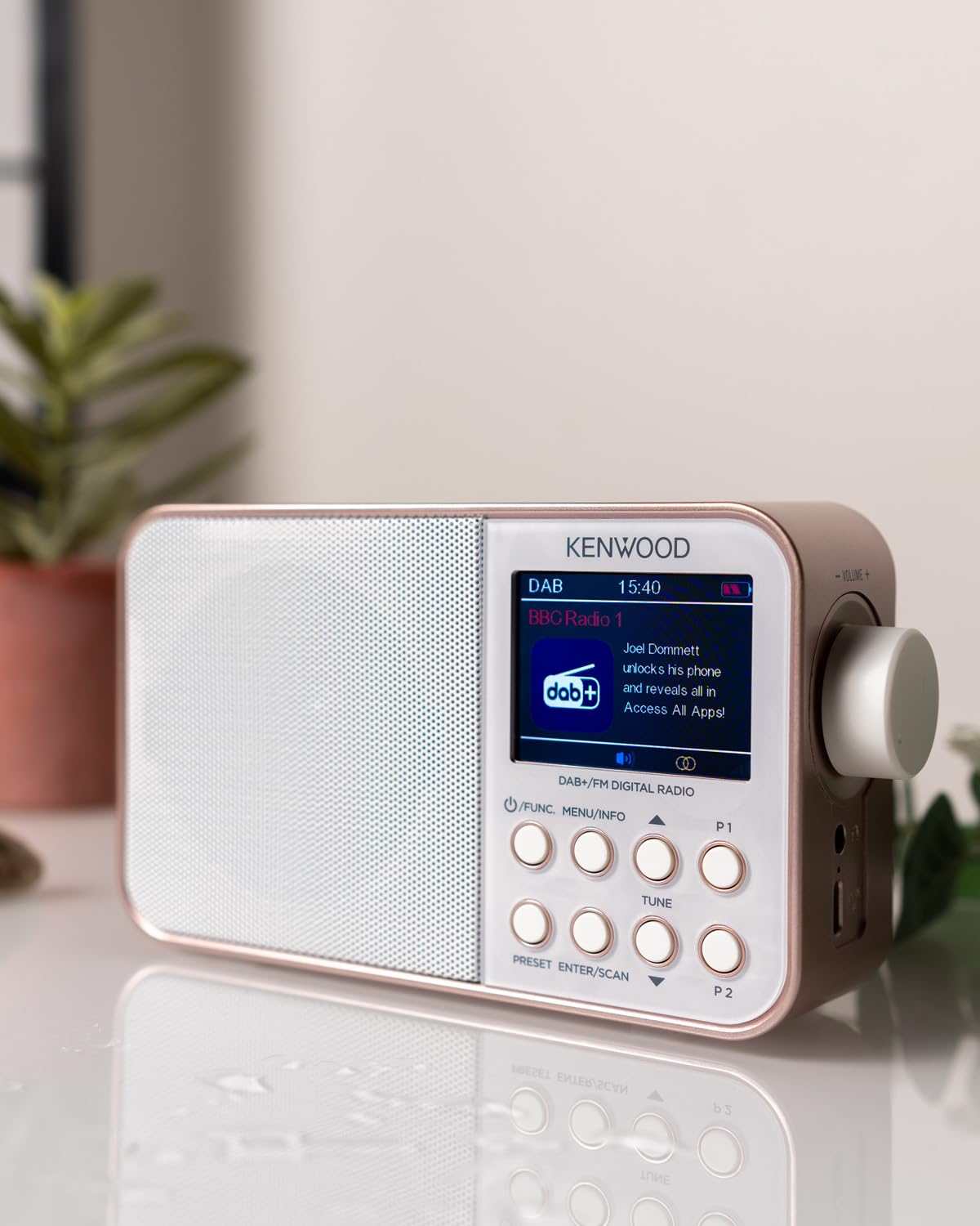 Kenwood CR-M30DAB-R - Radio Portable Dab+ avec Bluetooth, Batterie intégrée et écran Couleur de 6,1 cm - Or Rose et Blanc