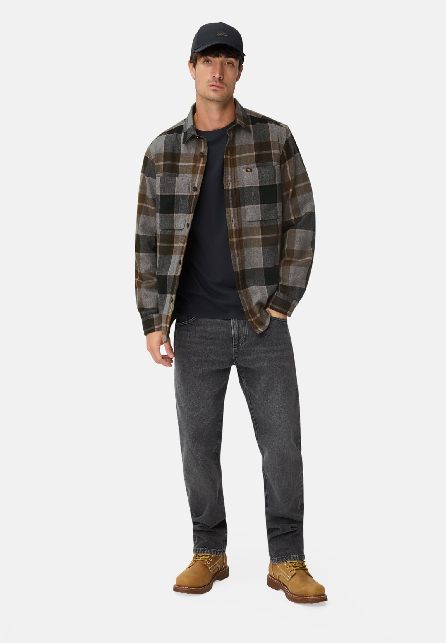 camel active Herren Flanellhemd mit Kontrastdetails und Brusttaschen