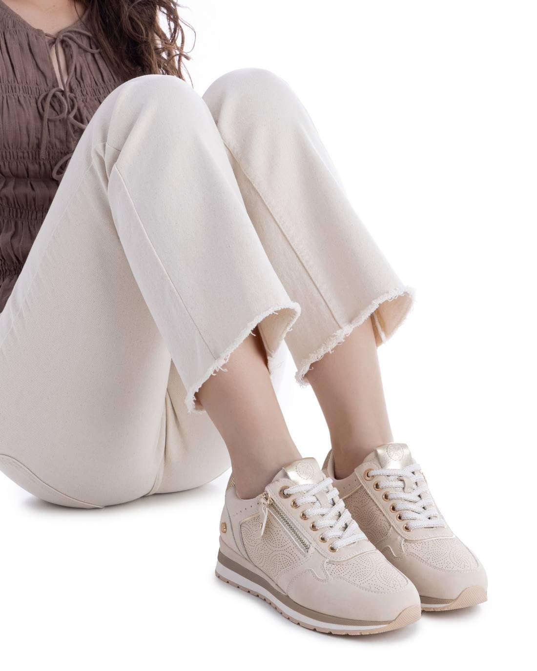 XTI - Zapatilla Mujer - Calzado Cómodo y Versátil - Moda Casual