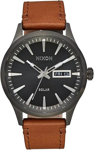 NIXON Sentry Solar A1347-328.1 ft - Reloj analógico de acero inoxidable resistente al agua (esfera de reloj de 1.57 pulgadas, correa de cuero