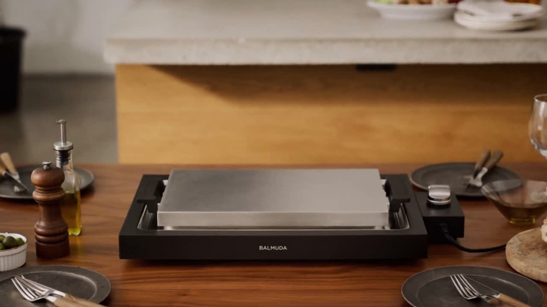 Amazon.com: BALMUDA The Teppanyaki | 6.6mm Cladding Plate Hot 