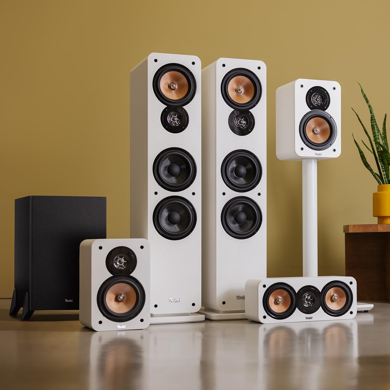 Teufel Ultima 40 Mk4 5.1 System Audio - Zestaw kina domowego z efektem przestrzennym Surround z potężnym subwooferem, Bass-Reflex, głośnikiem średniotonowym z Kevlaru - Biały
