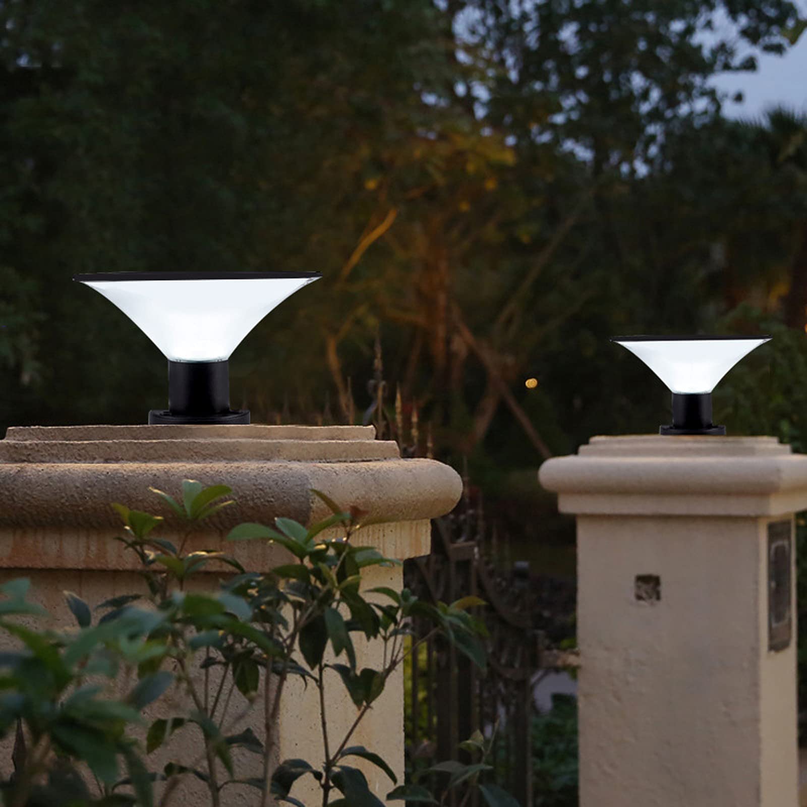Solarna lampa ogrodowa LED z czujnikiem zmierzchu do świtu, wodoszczelność IP65, aluminiowe lampy cokołowe na tarasy i ścieżki, jasność 500 lm