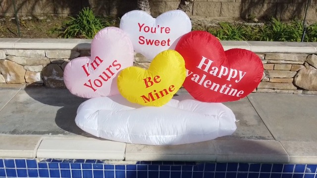 6FT Valentine's Day Inflatable Swan Couple - LED Lighted Yard Decor With Love Heart