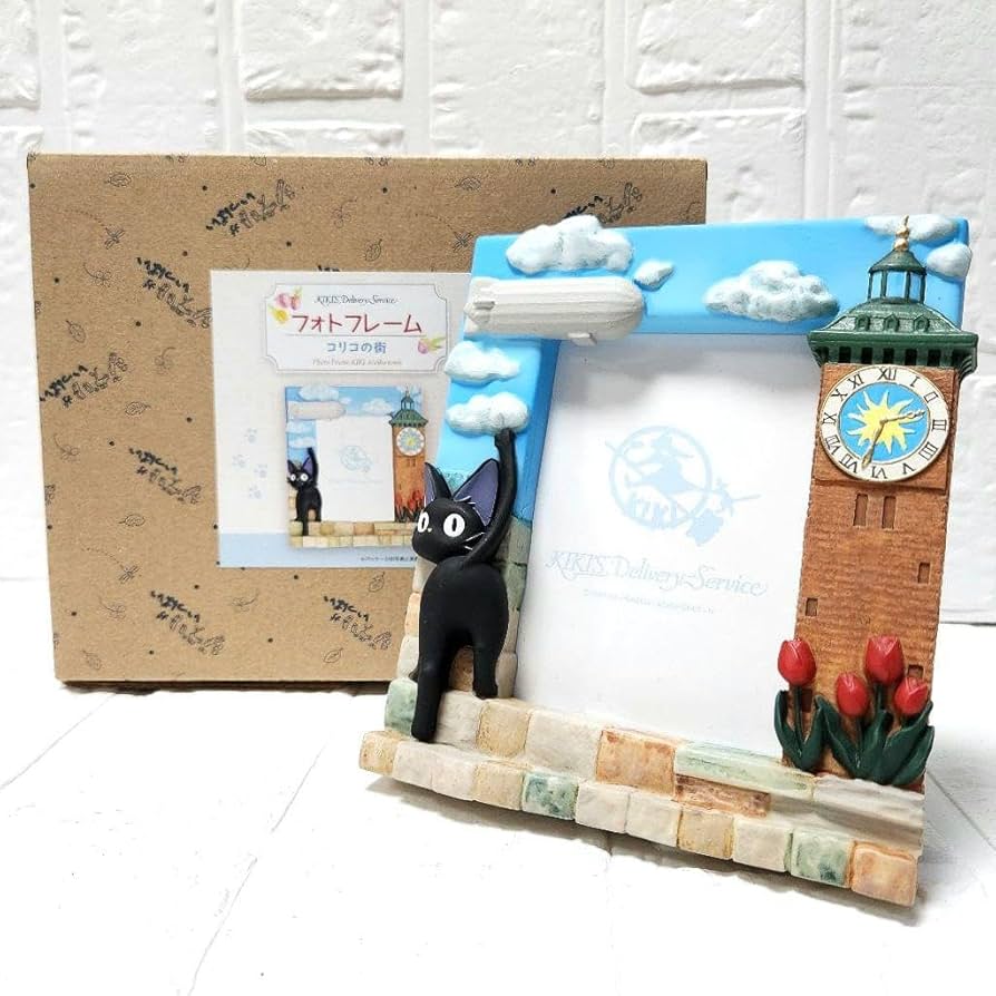 魔女の宅急便 コリコの街　ジジ　フォトフレーム Amazon.co.jp: 魔女宅 ジジ コリコの街 フォトフレーム 置物