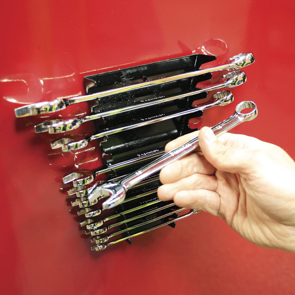 Sealey Wr03 Spanner Rack Magnetic Capacity 12 Spanners : Amazon.ie
