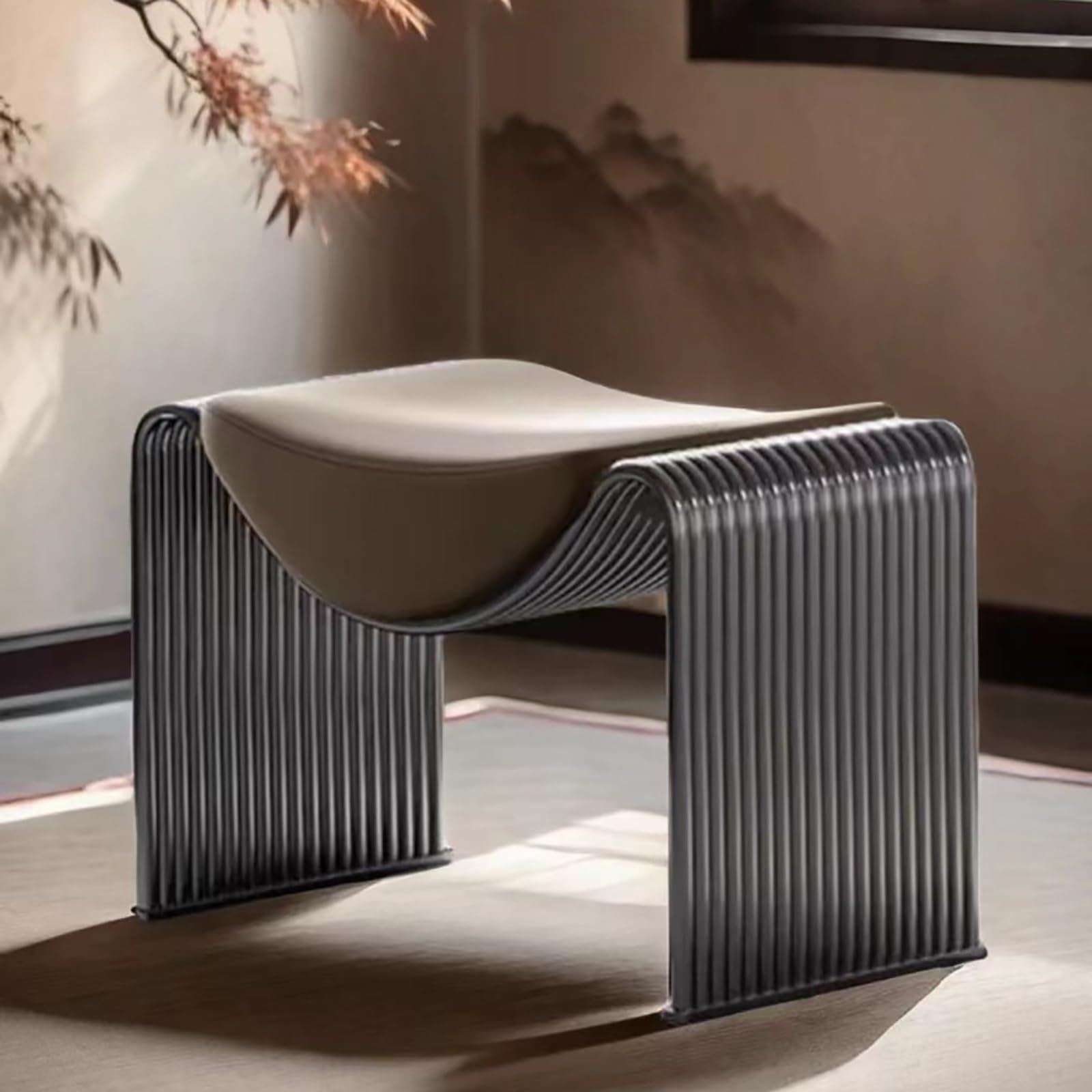 Banc de rangement pour salon et entrée accueillante avec assise en cuir