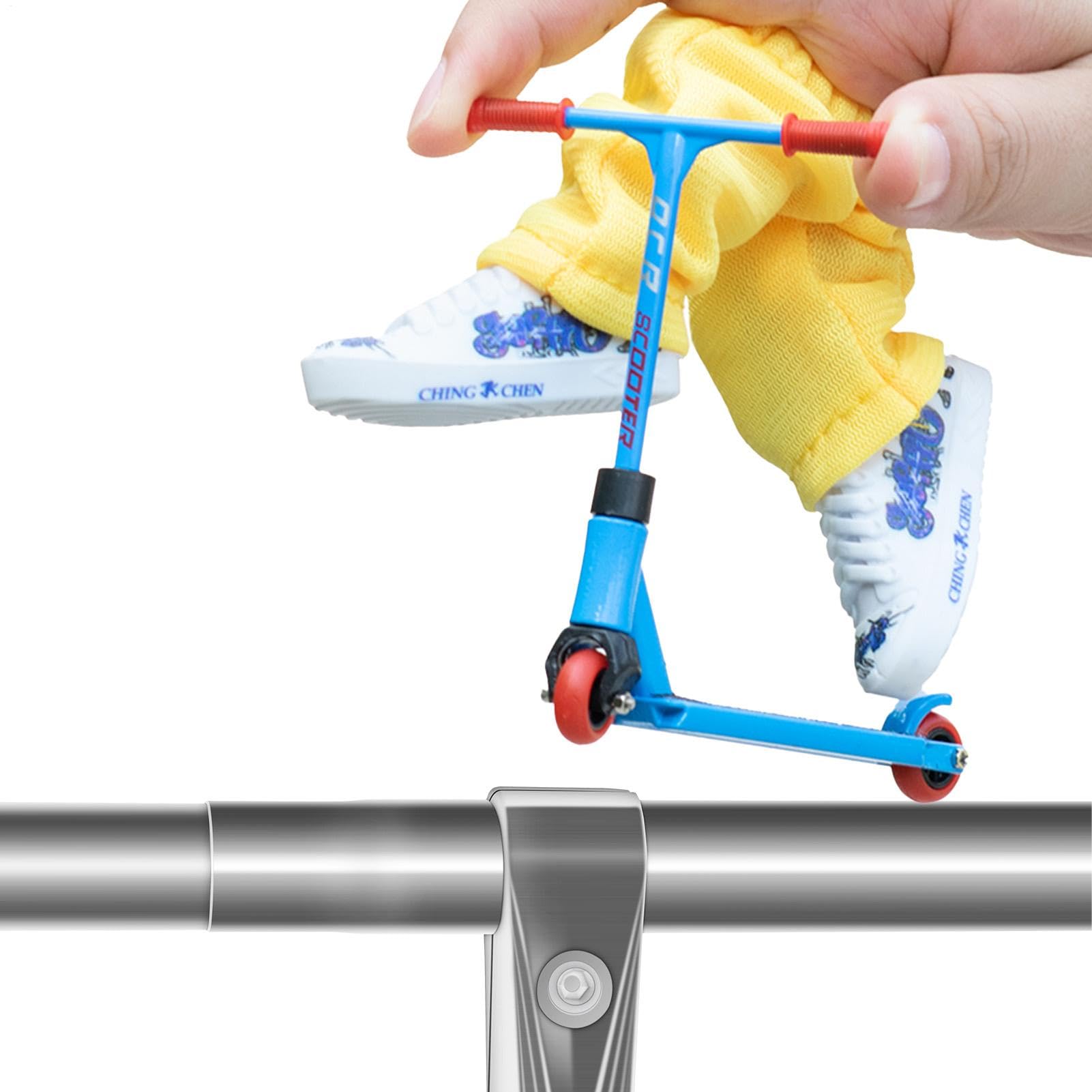 Generisch Finger Scooter Set, Fingerspielzeug-Skateboards, Finger Scooter Interaktives Fingerspielzeug, Finger Scooter Modell aus Legierung,Fingerboards Finger Schuhe Fingerhose Fingerscooter(Blau)