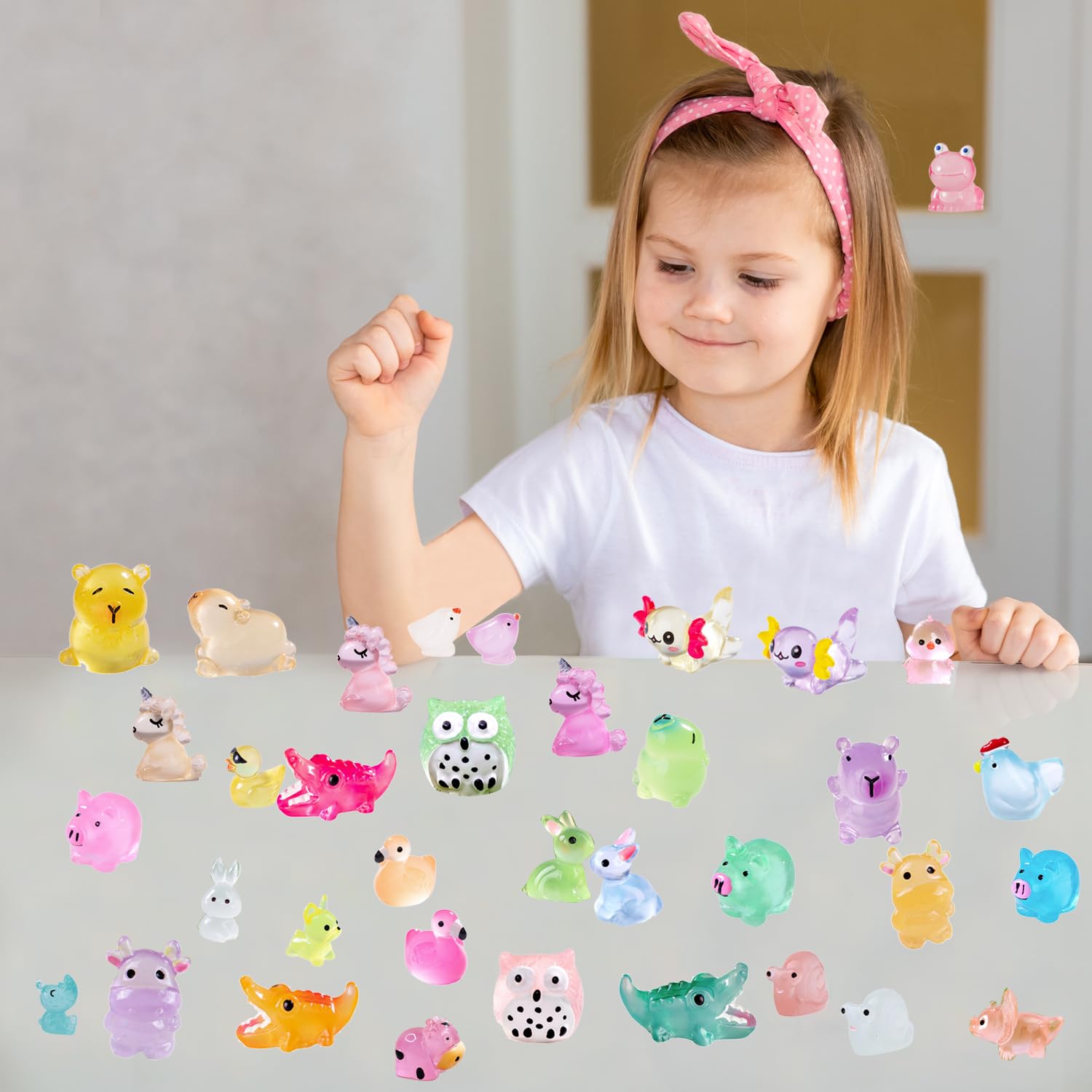 U-Zimikee 150 figuras luminosas de animales de resina en miniatura, pequeños animales que brillan en la oscuridad, figuras de animales pequeños para ocultar mini animales, adornos de micropaisaje,