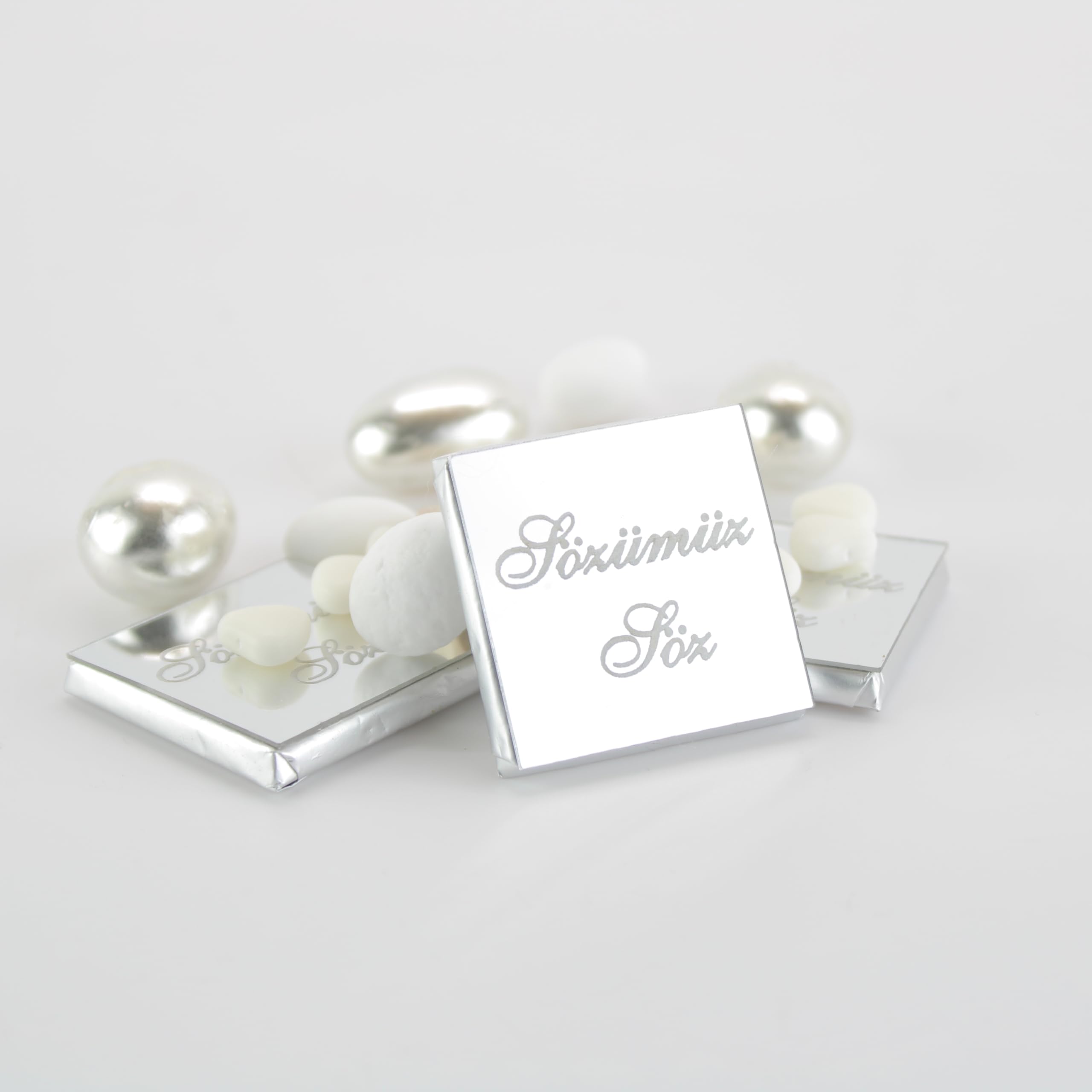 Personalisierte Schokolade-Tasche - Plexiglas Geschenk mit Gravur - 20/40 Stück - Verlobung, Hochzeit & Events - Halal Pralinen & Süßigkeiten