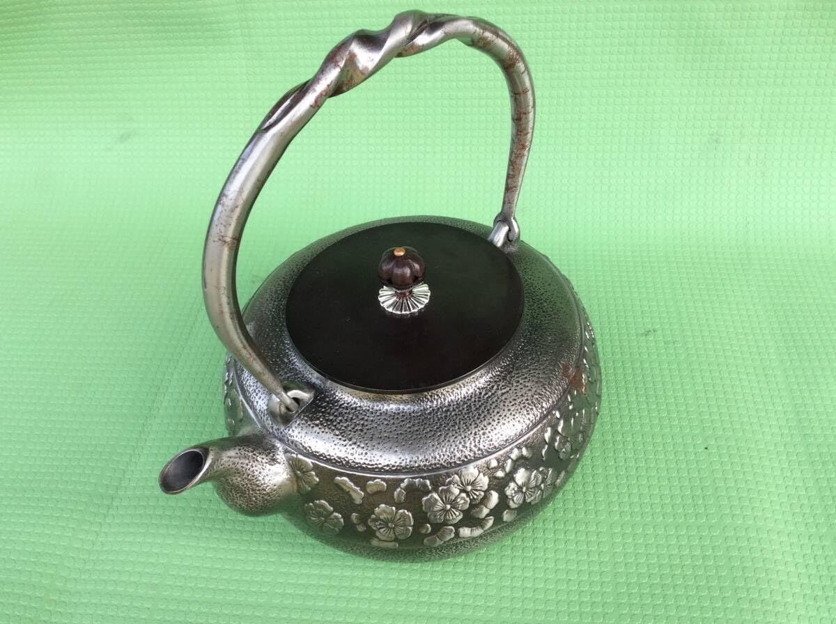 長期保管品　南部長寿堂造　１５型　アラレ　鉄瓶　南部鉄瓶　南部鉄器　調理器具 長期保管品 南部長寿堂造 15型 アラレ 鉄瓶 南部鉄瓶 南部鉄器