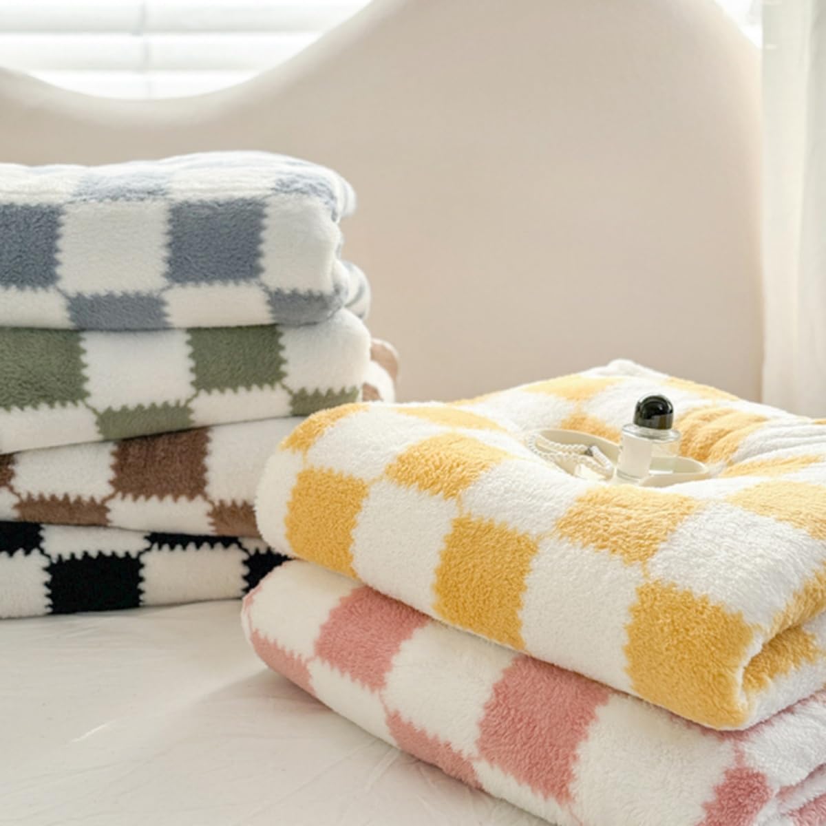 Hixingo Couverture Polaire en Flanelle à Carreaux Patchwork, Plaid Jeté de Canapé Douillette Chaude et Douce, Couverture Lit 2 Personnes, Convient à Toutes Les Saisons (Bleu,200x230cm)