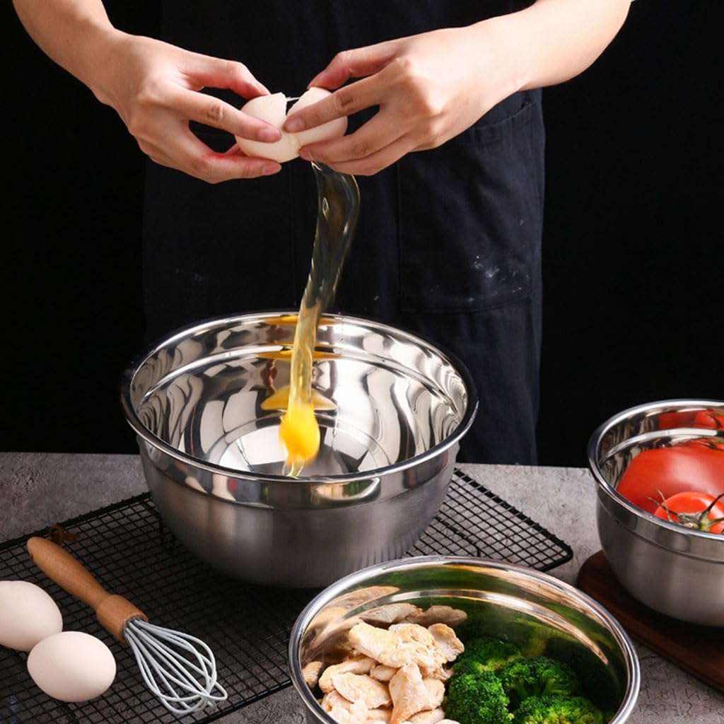Salatschüssel, mit rutschfeste Silikonböden multifunktional als Rührschüssel Salatschüssel Servierschüssel, stapelbar Müslischale aus Edelstahl(Size:22cm,Color:Silber)