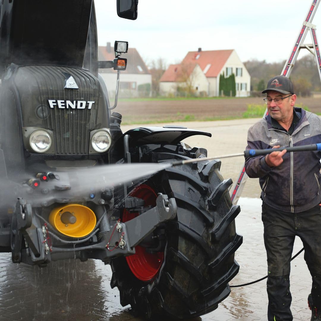 CleanTruck Landmaschinenreiniger Xtreme 5L | Konzentrat für Hochdruckreiniger & Schaumkanonen | Entfernt Öl, Ruß & Insekten | Tiefenwirksamer Glanz-Reiniger für Traktoren, Mähdrescher & Forstfahrzeuge