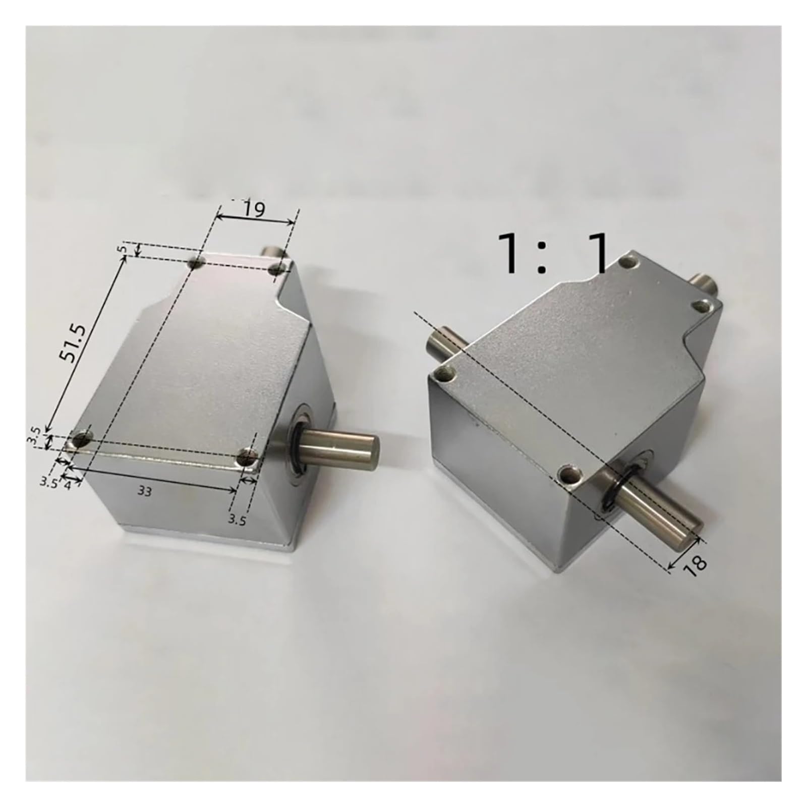 Przekładnia kątowa nawrotna ślimakowa przekładnia stożkowa 90 stopni Komutator Przełożenie 1:1 Średnica wału wyjściowego 8MM Moduł DIY(2 Output Shaft)
