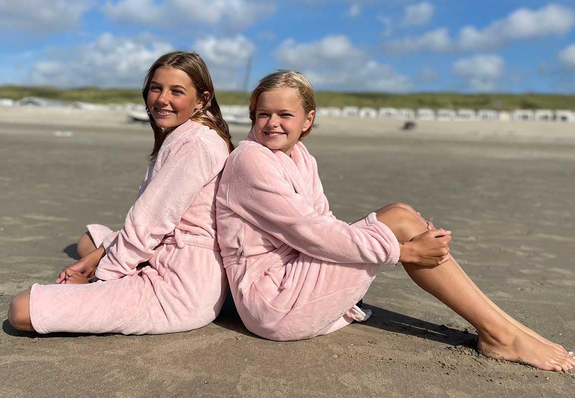 RELAX COMPANY - Fleece Kinderbademantel mit Namen Bestickt - Kinder - Mädchen/Jungen - Bademantel Kinder mit Stickerei personalisiert - Rosa - 164/176 - SKU 971-RC