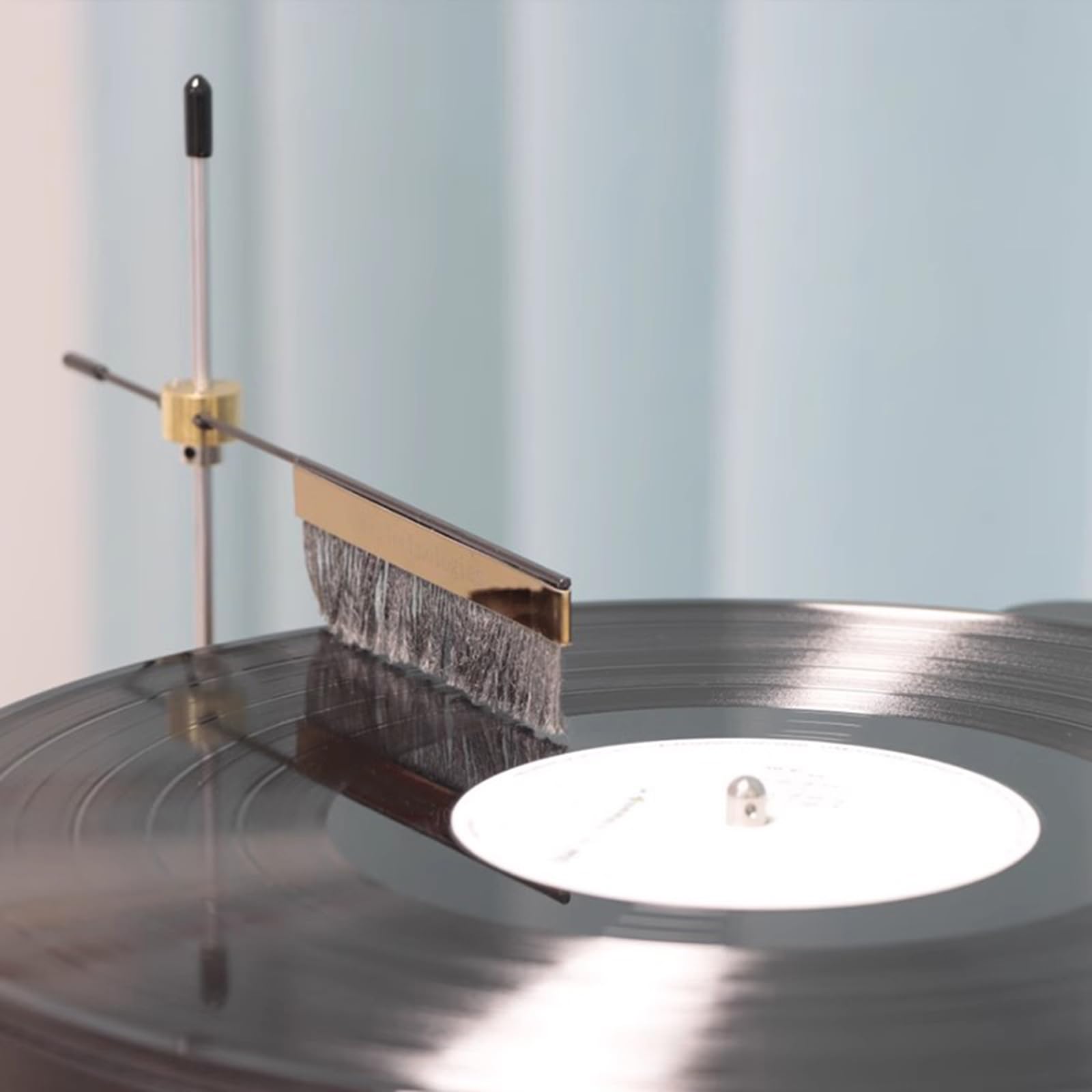 Spazzola antistatica per la pulizia dei dischi in vinile con altezza regolabile e filo di messa a terra per rimuovere la polvere e prevenire il salto dell'ago