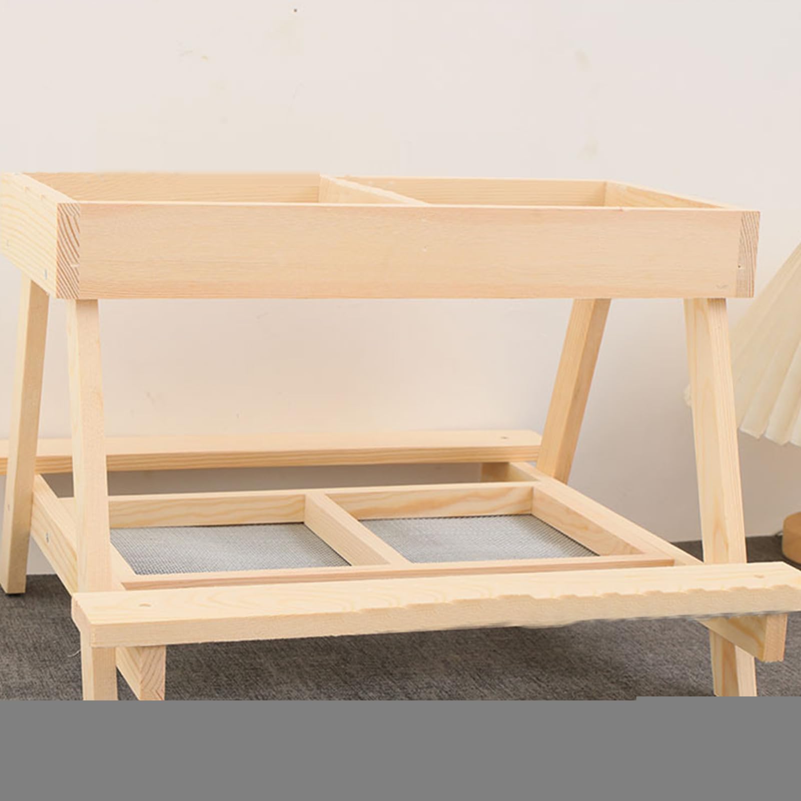 Tavolo da picnic per galline – Legno di pino 38 x 38 x 25 cm | Mangiatoia per galline artigianale senza sprechi, tavolo da picnic in legno carbonizzato con 4 scomparti | pollame, anatre, uccelli