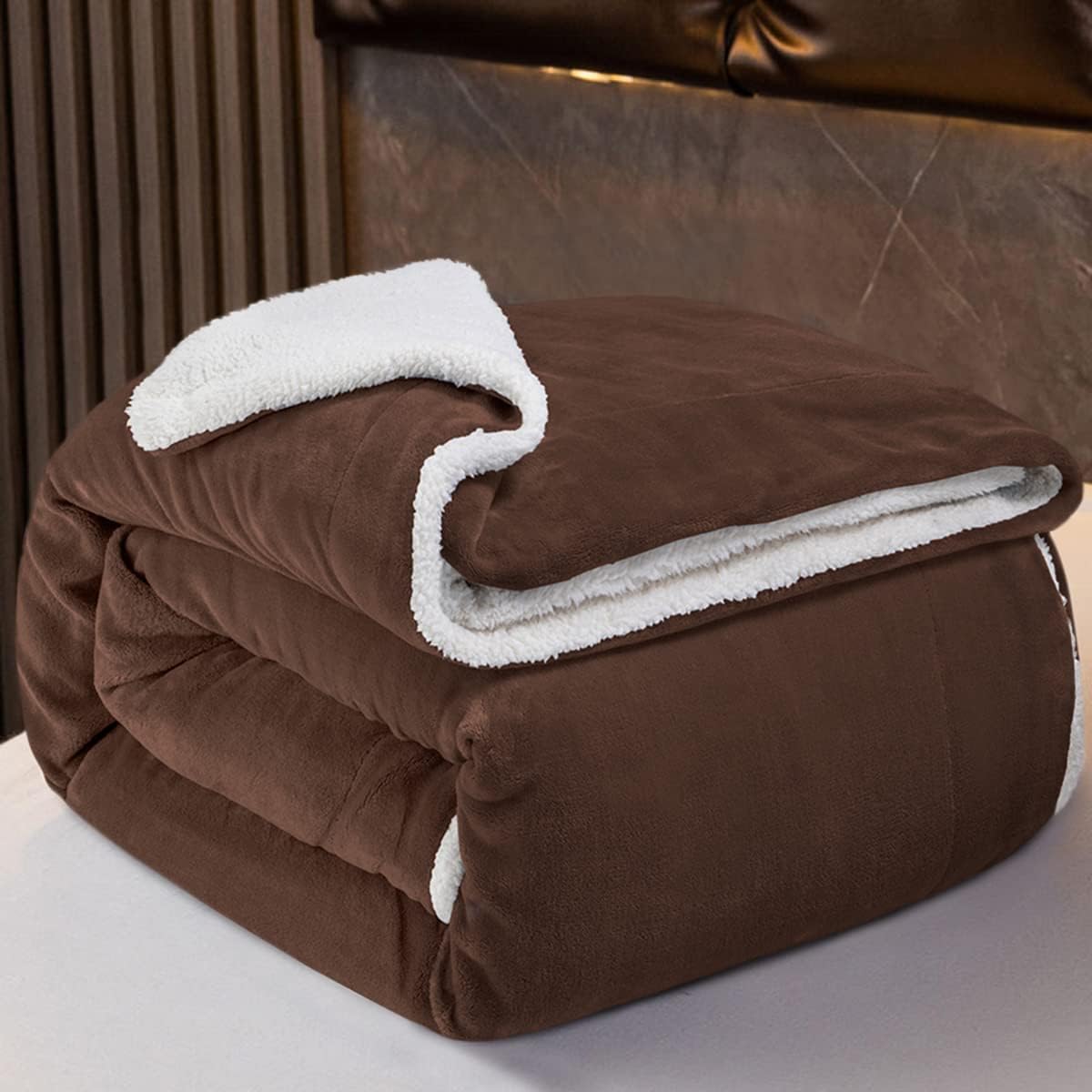 LIANLAM Sherpa Fleece Blanket Queen Size Blanket for Adults Super Soft and Warm Fuzzy Plush Cozy Luxury Bed Blankets Microfiber (Brown, Queen(90"x90"))