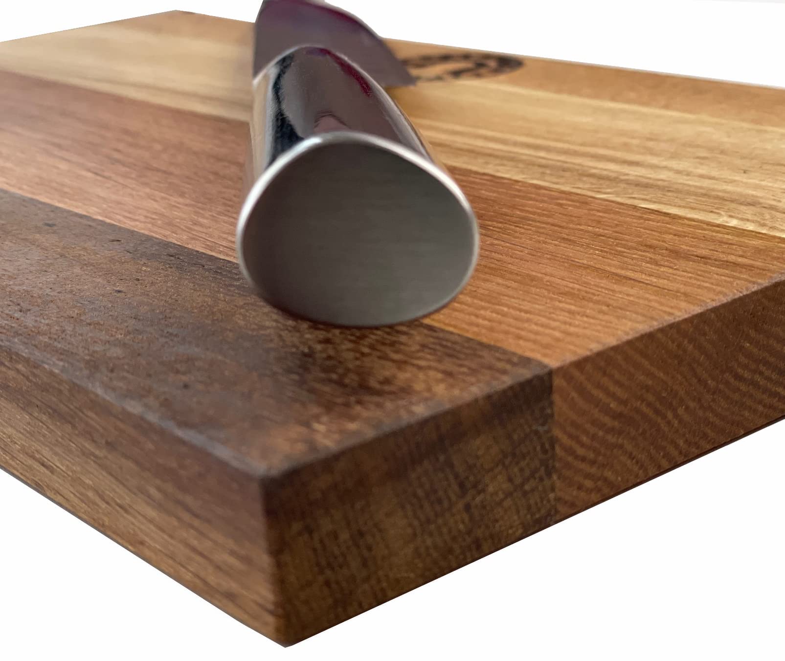 KAI DM-0720 Shun Schinkenmesser 23 cm mit Kullenschliff + Eichenholzbrett 30x20 cm – Damaszenerstahl 32 Lagen – VG MAX Stahl 61 HRC – Klingenschonend & robust – Geschenkset für Profiköche