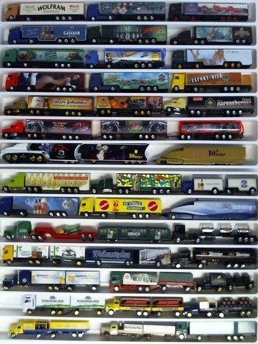 Sammlung von 34 LKW/Trucks und 4 Bussen mit verschiedenen Werbeaufschriften (meist Biermarken)