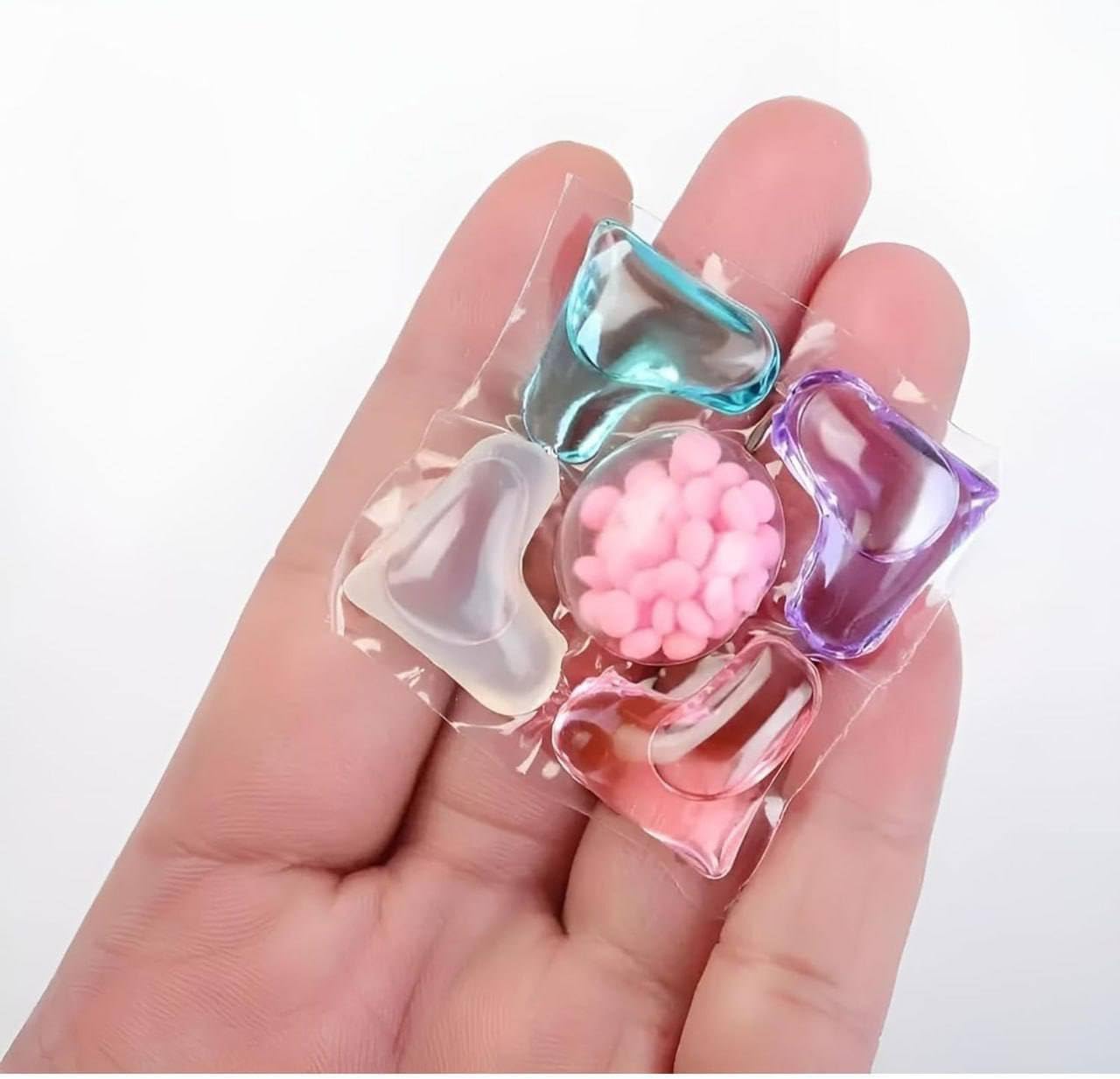 5-in-1 Flower Shape Laundry Detergent Pods | Powerful Stain Removal, Fabric Care & Fresh Fragrance | Easy-Use Washing Pods