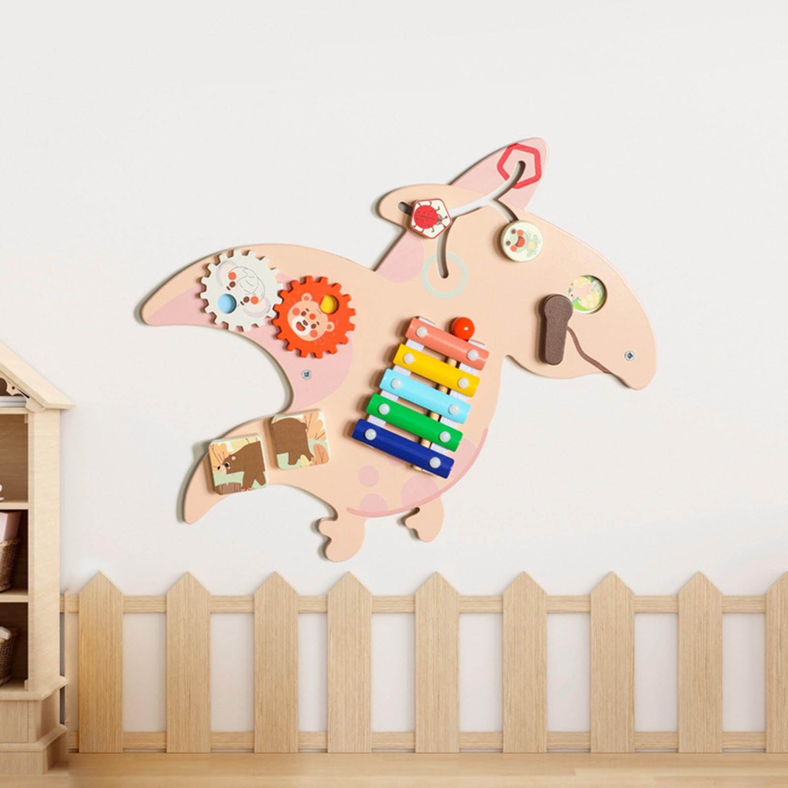 Aktivitätswand Aus Holz mit Xylophon Elementen Zur Förderung Der Koordination Im Kindergarten