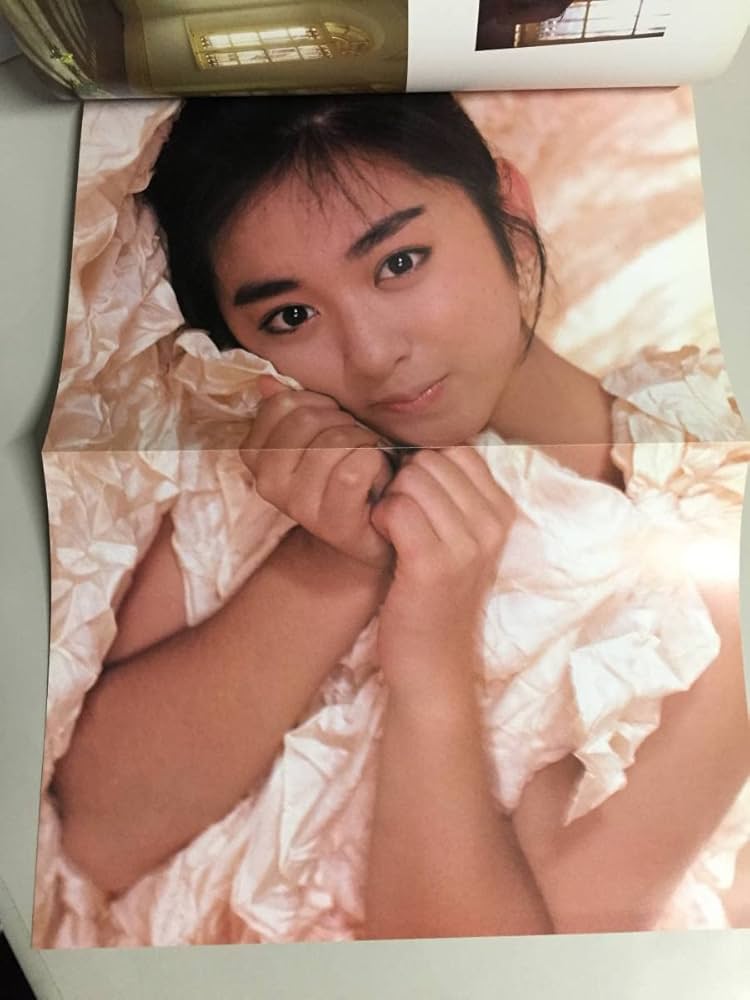 Amazon.co.jp: 斉藤由貴 写真集 漂流姫1 風のめざめ 初版 22022101 Amazon.co.jp: 斉藤由貴 写真集 漂流姫1 風のめざめ 初版 22022101