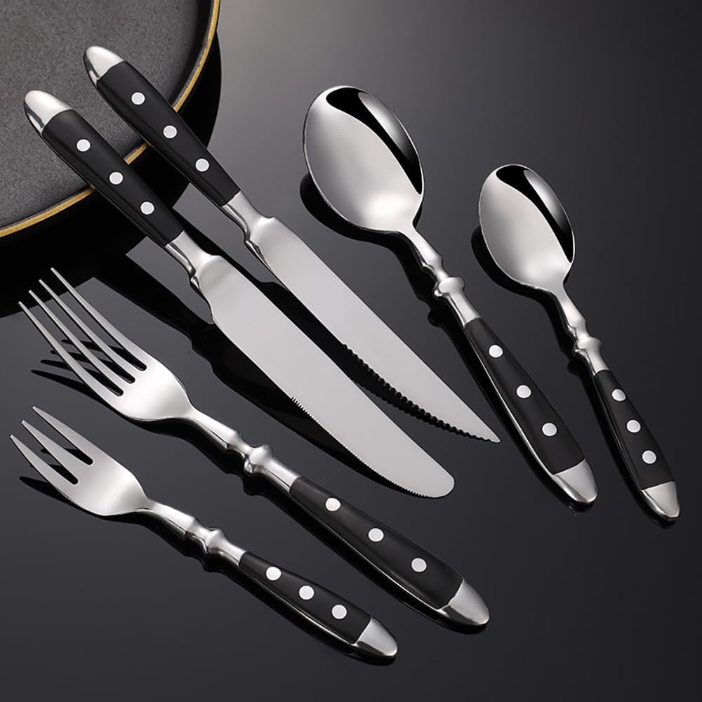 Dieses 12-teilige Besteckset mit Nietgriffen in Schwarz (Gabeln, Löffel und Messer) ist ergonomisch, robust und hochglanzpoliert und eignet sich perfekt für Thanksgiving und Familienfeste. S