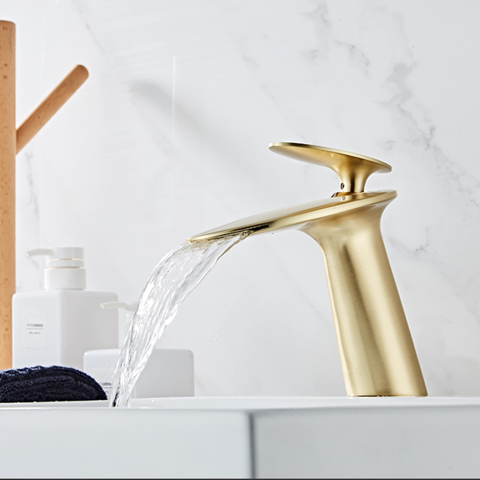 Robinet Salle Bain, Robinet Cascade Salle De Bain,Robinet De Lavabo Cascade,Cascade Mitigeur Salle Bain Avec Valve En Céramique Monocommande Chaude Et Froide Réglable (or brossé)