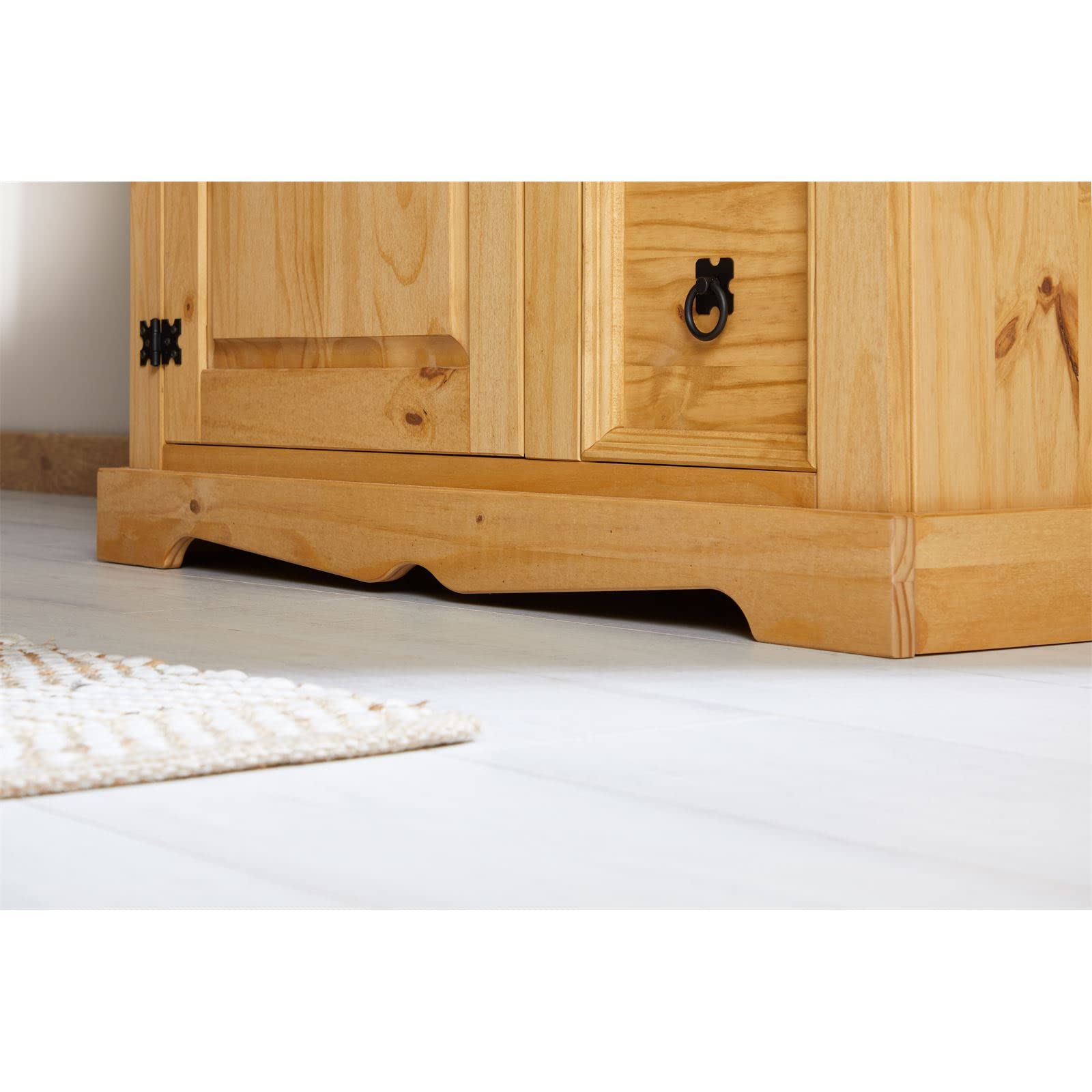 IDIMEX Kommode Tequila 5 Schubladen Natur gebeizt und gewachst. Highboard Kiefernholz massiv 2 verstellbare Einlegeböden Esszimmermöbel Zierbeschläge schwarz. Schubladenschrank Wohnzimmer Küche