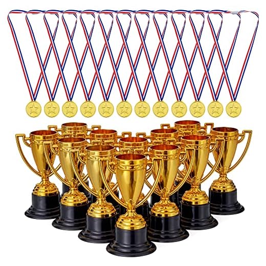 24 Stück Goldene Pokale Trophäen Medaillen Gewinner Award für Kindergeburtstag Party Mitgebsel, Sport, Spiele & Wettbewerbe, Preise.