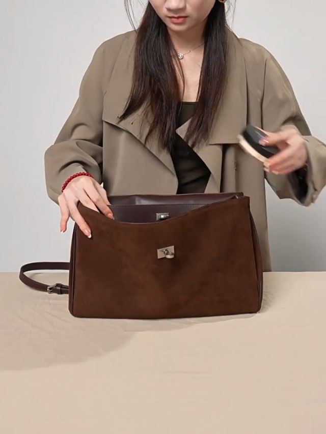 Bolsa tote de gamuza para mujer con cuero suave miniatura 7