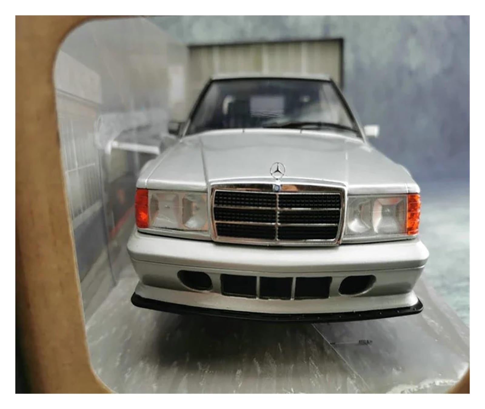 Metallo Scala Replica 1 18 per Benz 190e Evolution modello di auto sportiva retrò in lega pressofusa collezione decorazioni per la casa Hobby Veicoli Giochi Set