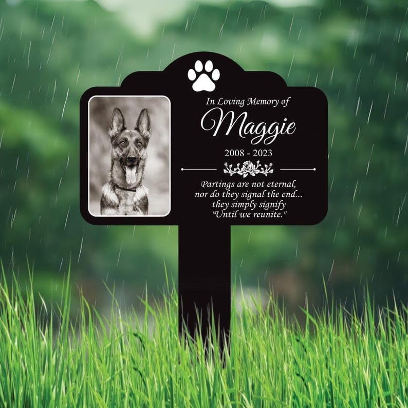 Personalized Memorial Plaques - Sitting Cat Grave Markers - Cat Memorial Gift - Metal Garden Stakes - Sympathy Gifts for Loss of Pet. (Sitting Cat Memorial)