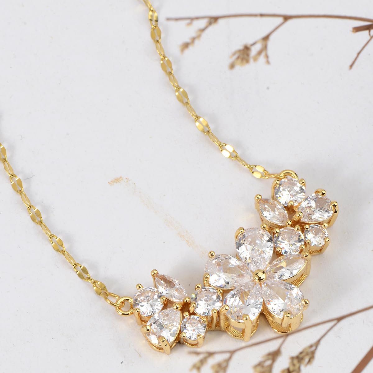 Colar feminino com pingente de zircônia cúbica, banhado a ouro 14K, zircônia cúbica, cristal simulado, árvore da vida, cruz e gota de lágrima, para festa de casamento,… em promoção! Veja a oferta e mais achadinhos de Bijuterias 6 Hoje é o melhor dia para comprar Colar feminino com pingente de zircônia cúbica, banhado a ouro 14K, zircônia cúbica, cristal simulado, árvore da vida, cruz e gota de lágrima, para festa de casamento,… com aquele preço maroto! Promoção! Aproveite a oferta! 6
