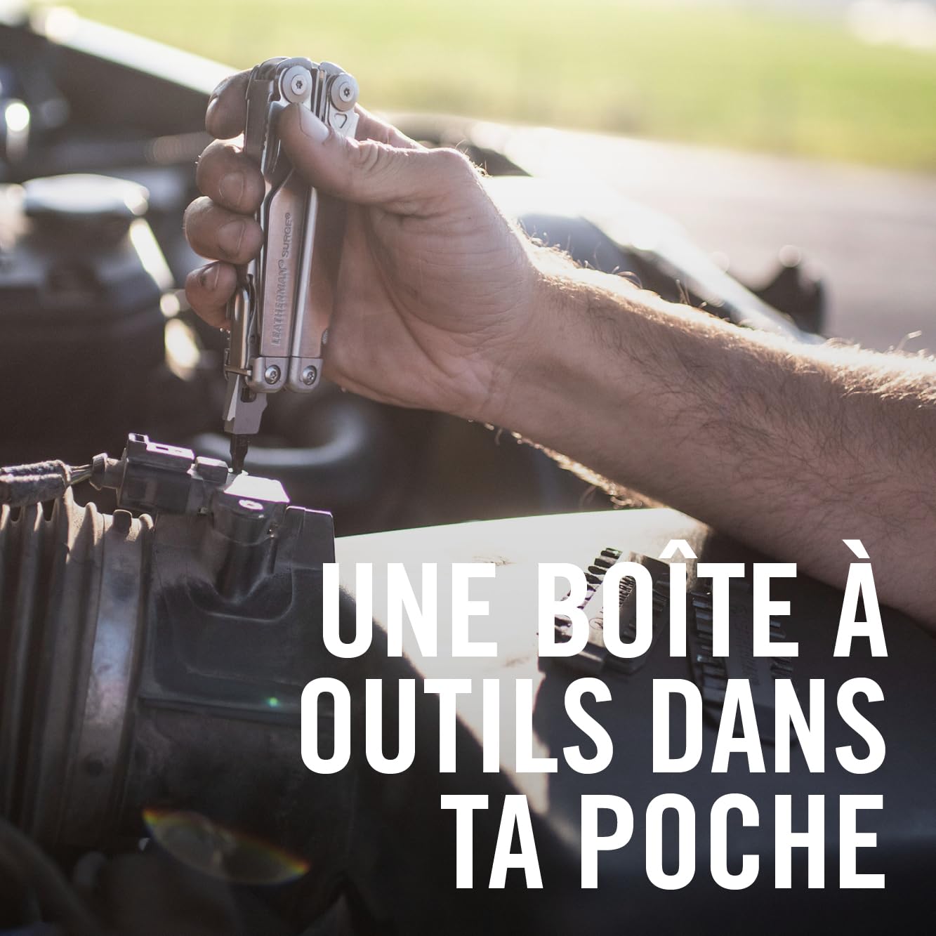 Leatherman Surge Outil Multifonction - 21 Outils Robustes avec Lames - Noir