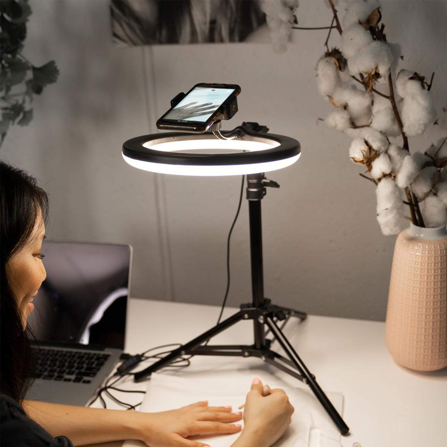 LDesign Luce ad Anello LED 10,2'' con Stativo Treppiede, Ring Light con 3 Modalità di Illuminazione &10 Luminosità, Lampada Selfie con Telecomando per Tik Tok/ YouTube/ Streaming/ Trucco/ Foto