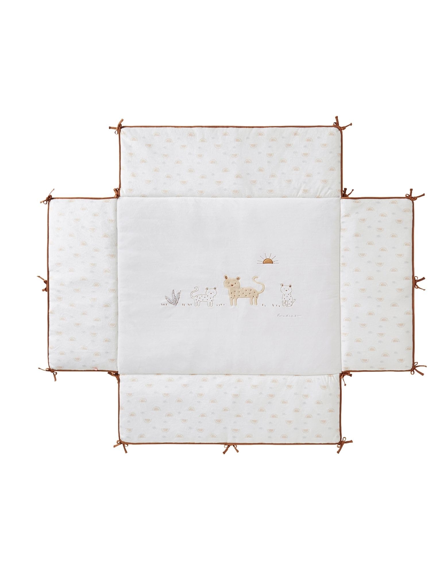 Noukie's – Tapis de Parc 75 X 95 cm Ecru – Tapis de Jeu et de Repos pour Bébé – Confort Doux et Résistant – Broderie Babou & Kendi Lion – Accessoire Chambre Bébé