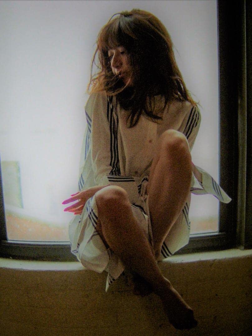 Amazon.co.jp: 橋本奈々未写真集楽天限定表紙メッセージ直筆サイン入帯