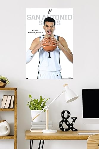 Trends International NBA San Antonio Spurs - Póster de pared de Victor Wembanyama Feature Series 23, 22.37 x 34.00 pulgadas, versión premium sin