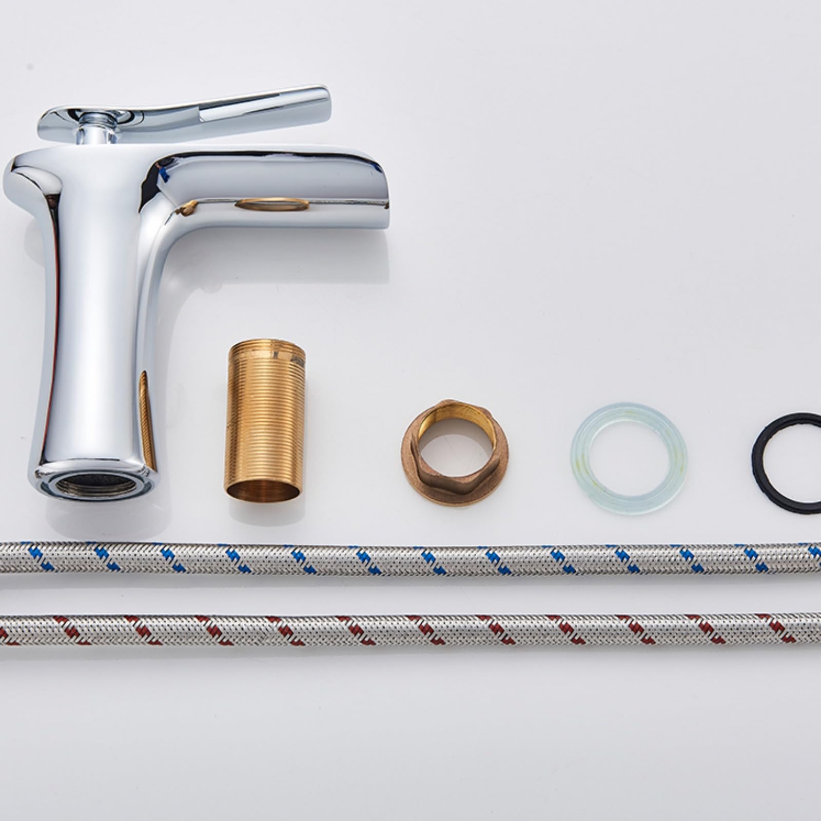 Rubinetto per lavabo a Cascata in Ottone Anticato, Miscelatore monocomando Cromato, Rubinetto per lavabo Elegante e Funzionale, Arredamento Moderno per la casa.